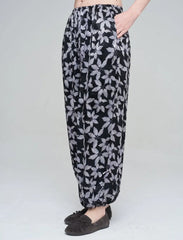 Pret - Moven - Leaf Patterned Elasticated Hem Viscose Women's Trousers - Black
