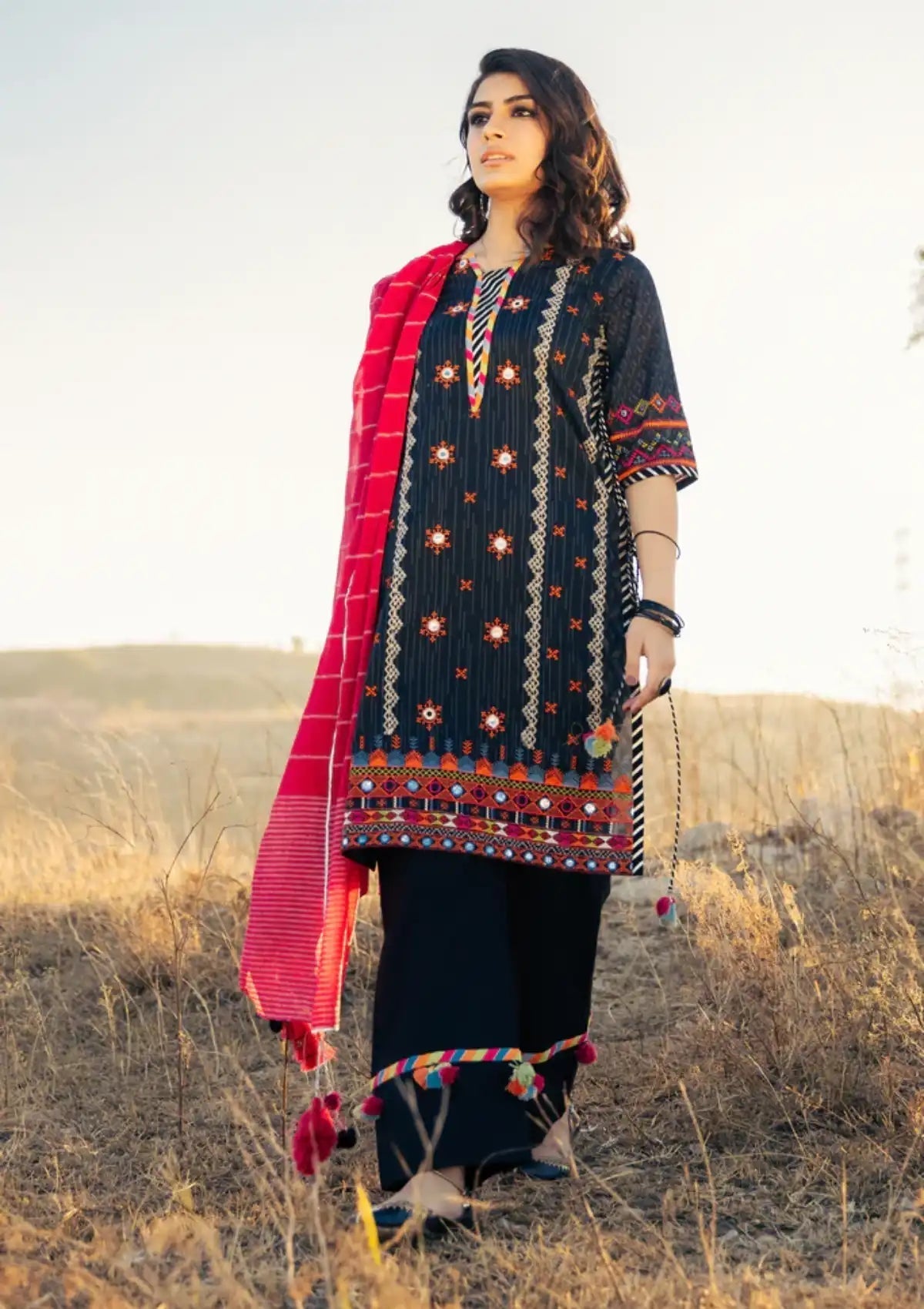 Lawn Collection - Lakhany - Spring - V02 - FEC#9021 available at Saleem Fabrics Traditions