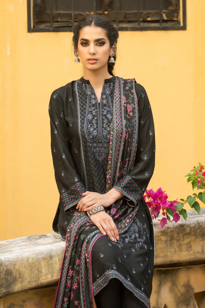 Winter Collection - Lakhanay - Karandi - WEC-SR-53 available at Saleem Fabrics Traditions