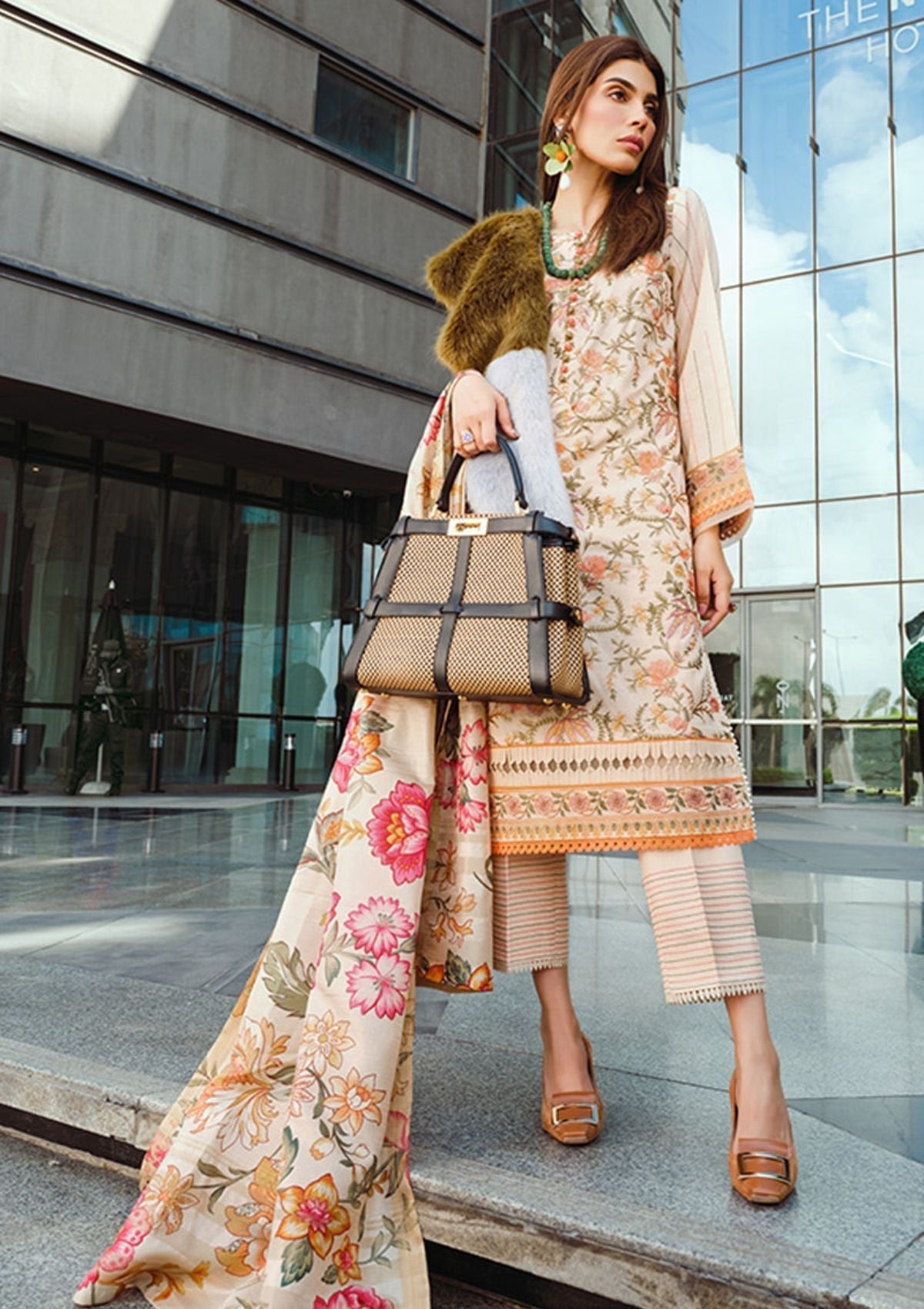 Winter Collection - Rang Rasiya - Dosti - D#06 available at Saleem Fabrics Traditions