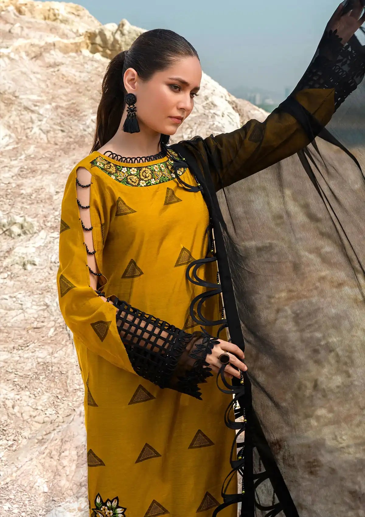 Winter Collection - Woven Palace - Zemira - 2pc - MU#004 available at Saleem Fabrics Traditions