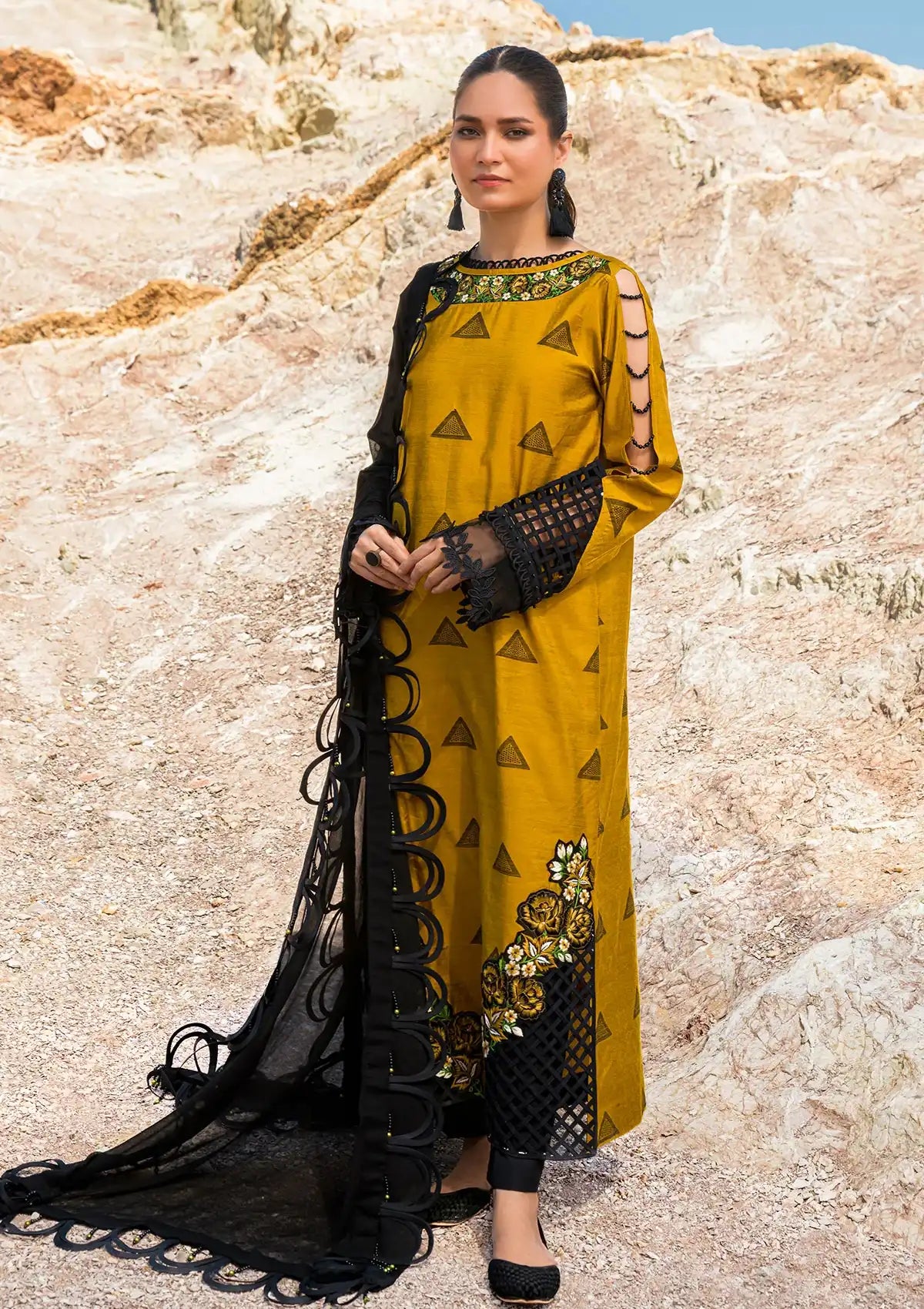 Winter Collection - Woven Palace - Zemira - 2pc - MU#004 available at Saleem Fabrics Traditions