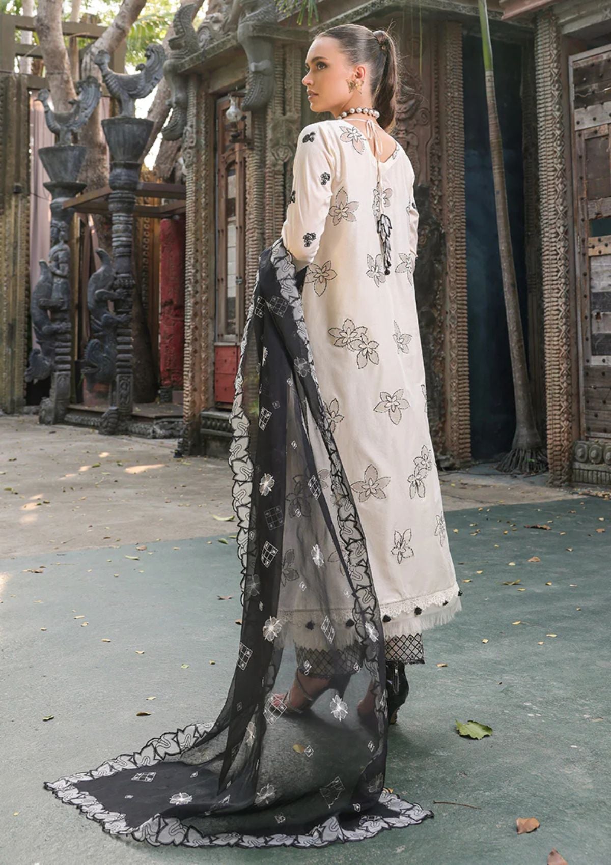 Lawn Collection - Tabeer - Luxury Lawn 24 - TL#01 - Zaina