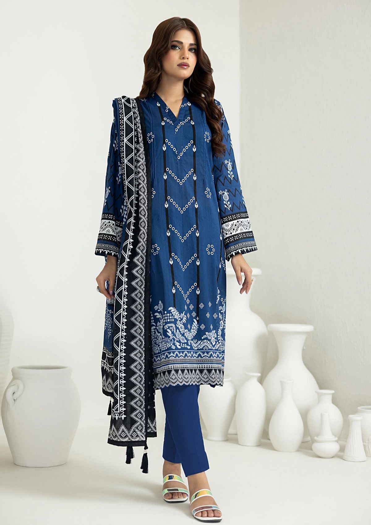 Lawn Collection - Lakhany - Monochrome - LG-EA-0489