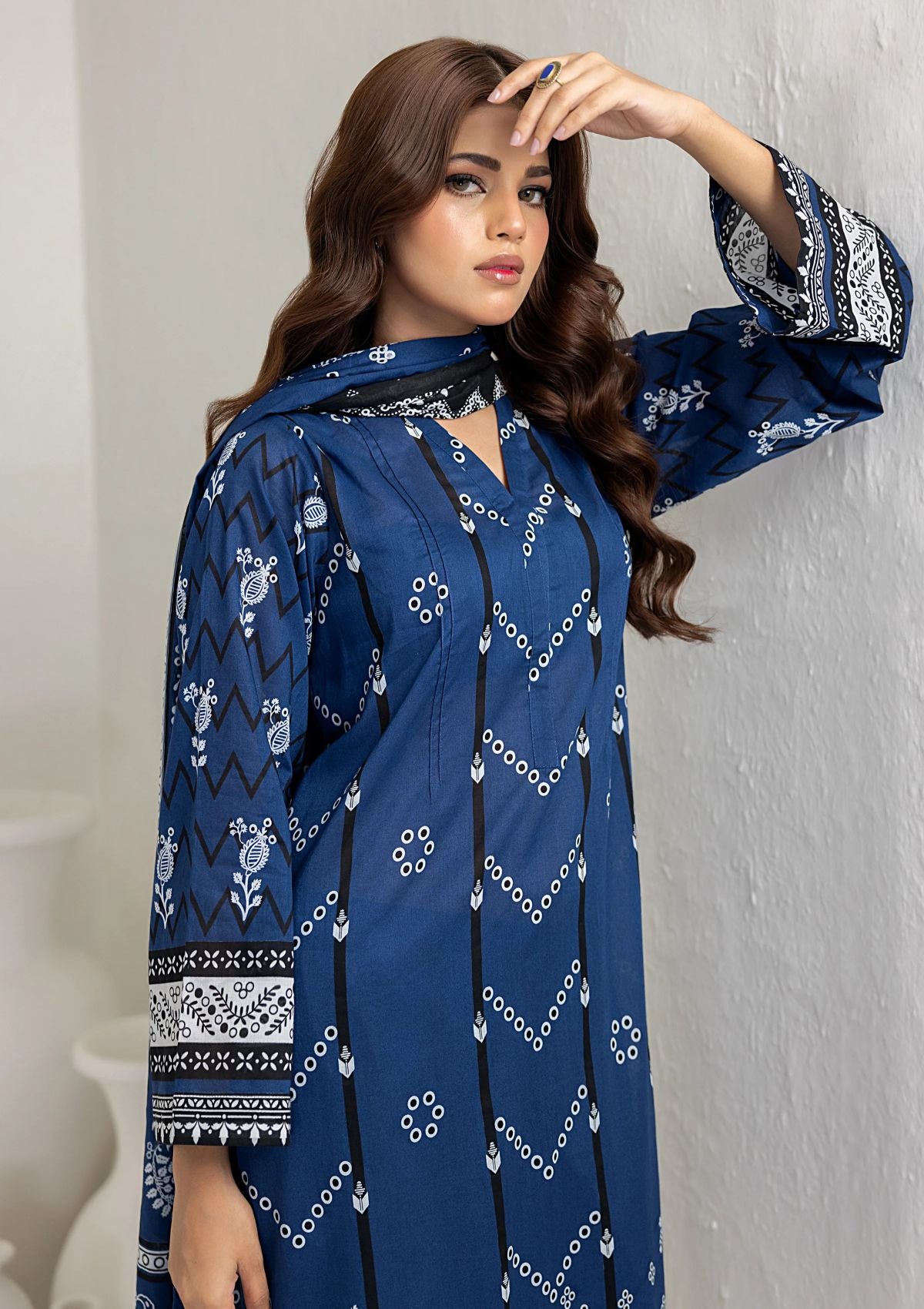 Lawn Collection - Lakhany - Monochrome - LG-EA-0489