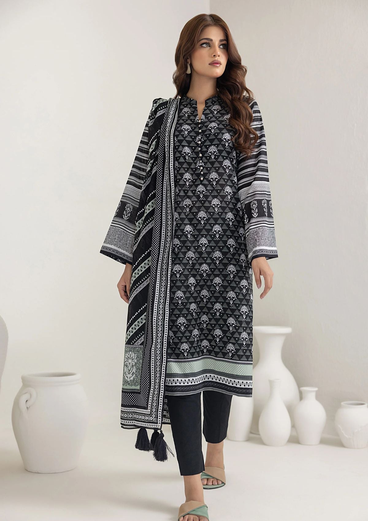 Lawn Collection - Lakhany - Monochrome - LG-ZH-0083