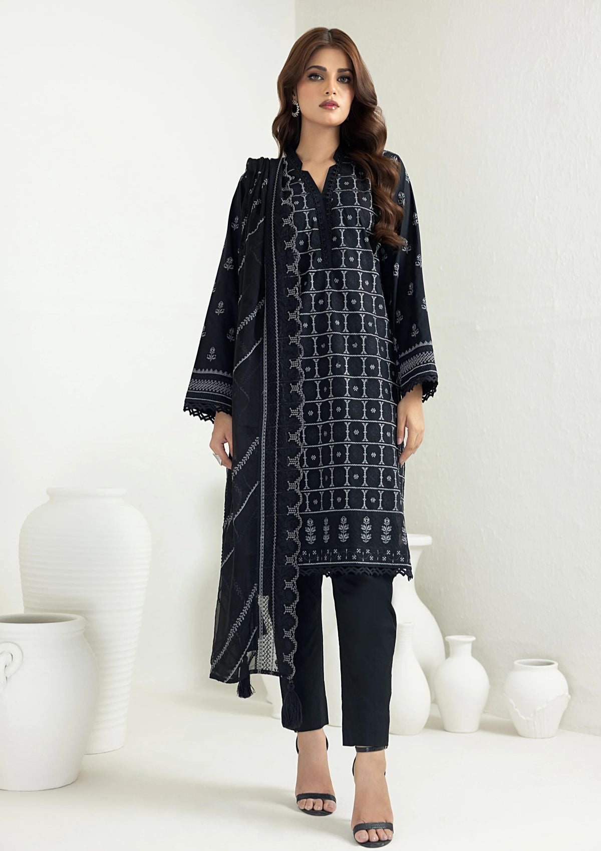 Lawn Collection - Lakhany - Monochrome - LG-ZH-0051