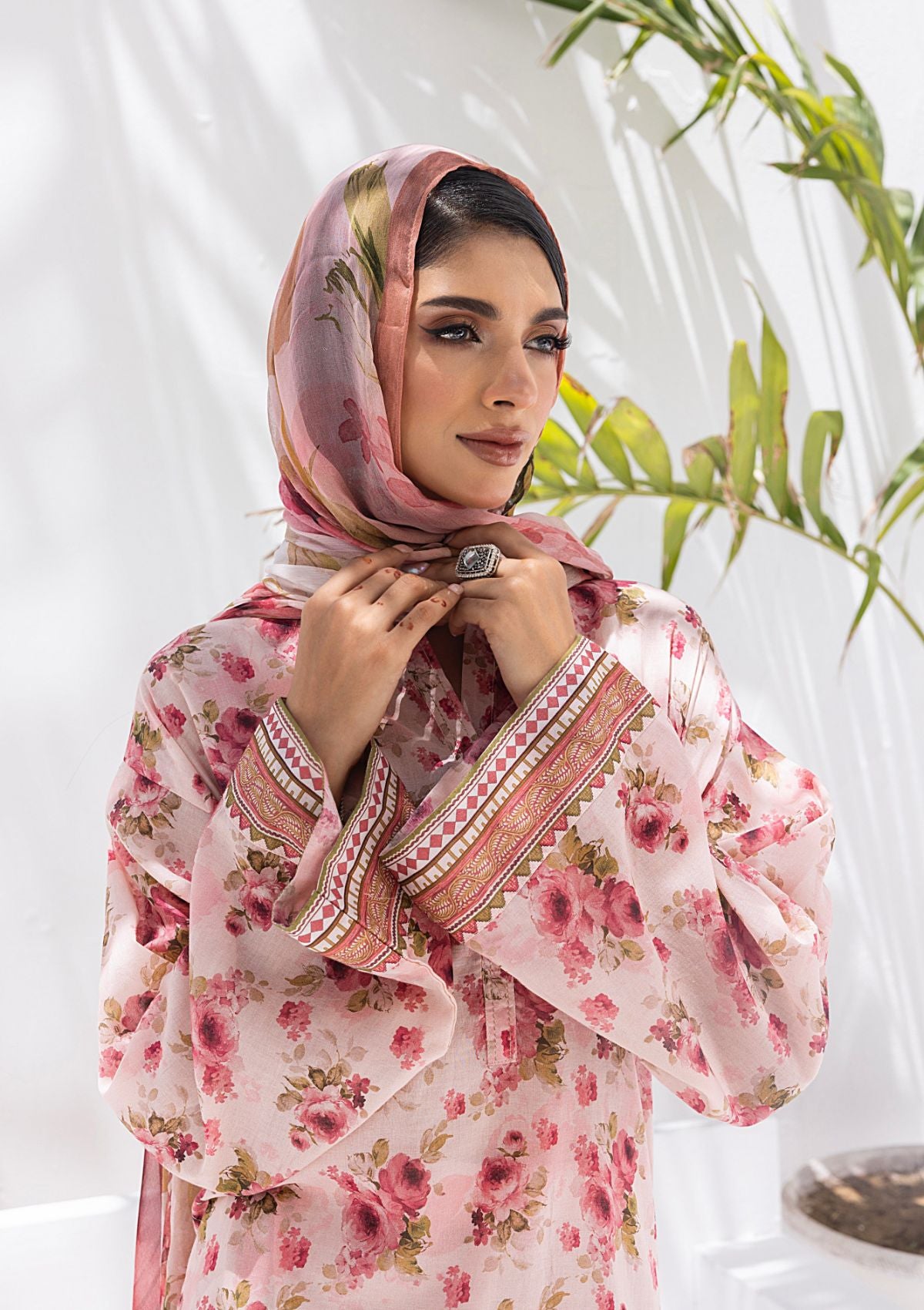 Lawn Collection - Lakhany - Komal Signature Prints - LG-MM-0103