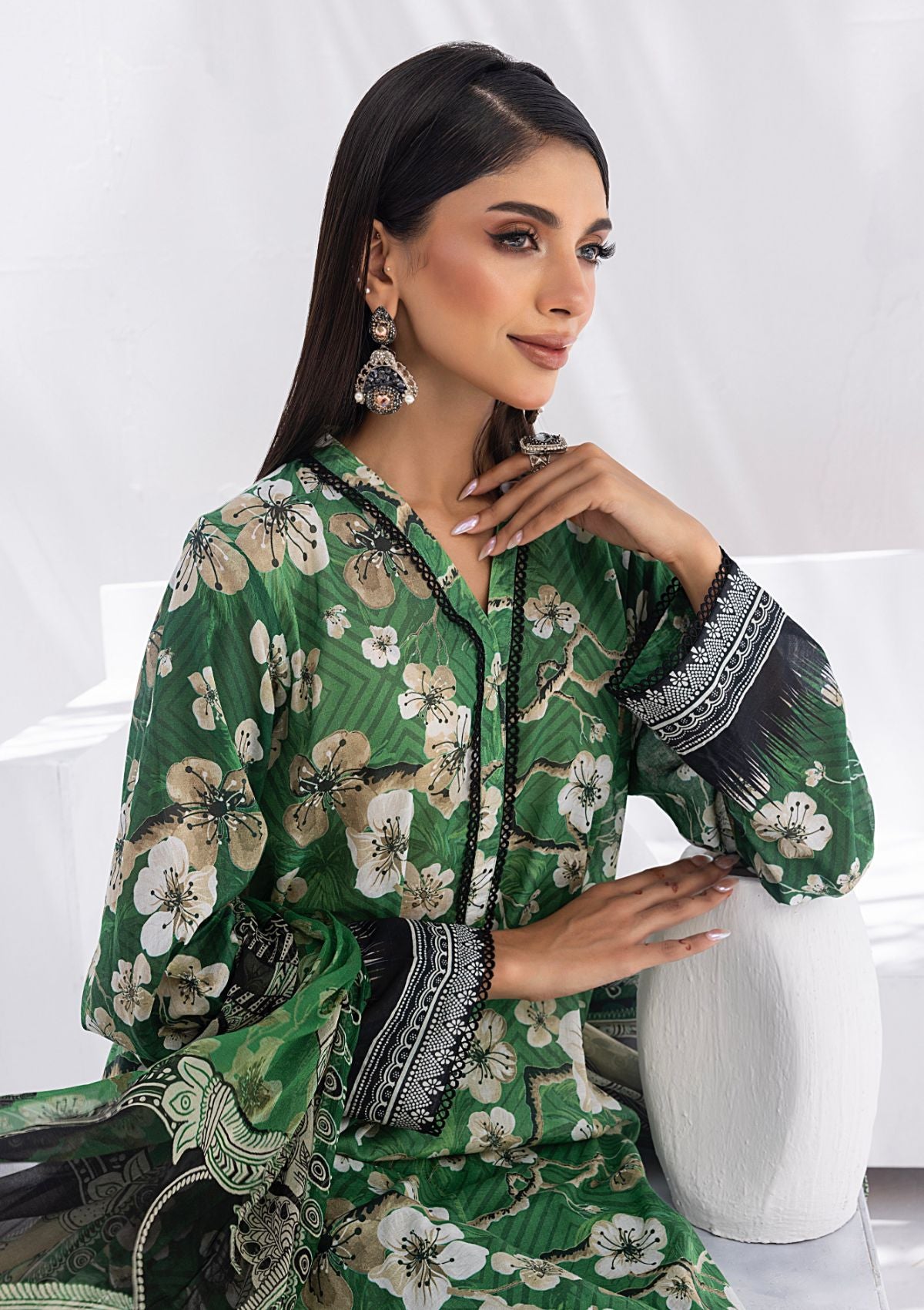 Lawn Collection - Lakhany - Komal Signature Prints - LG-MM-0104