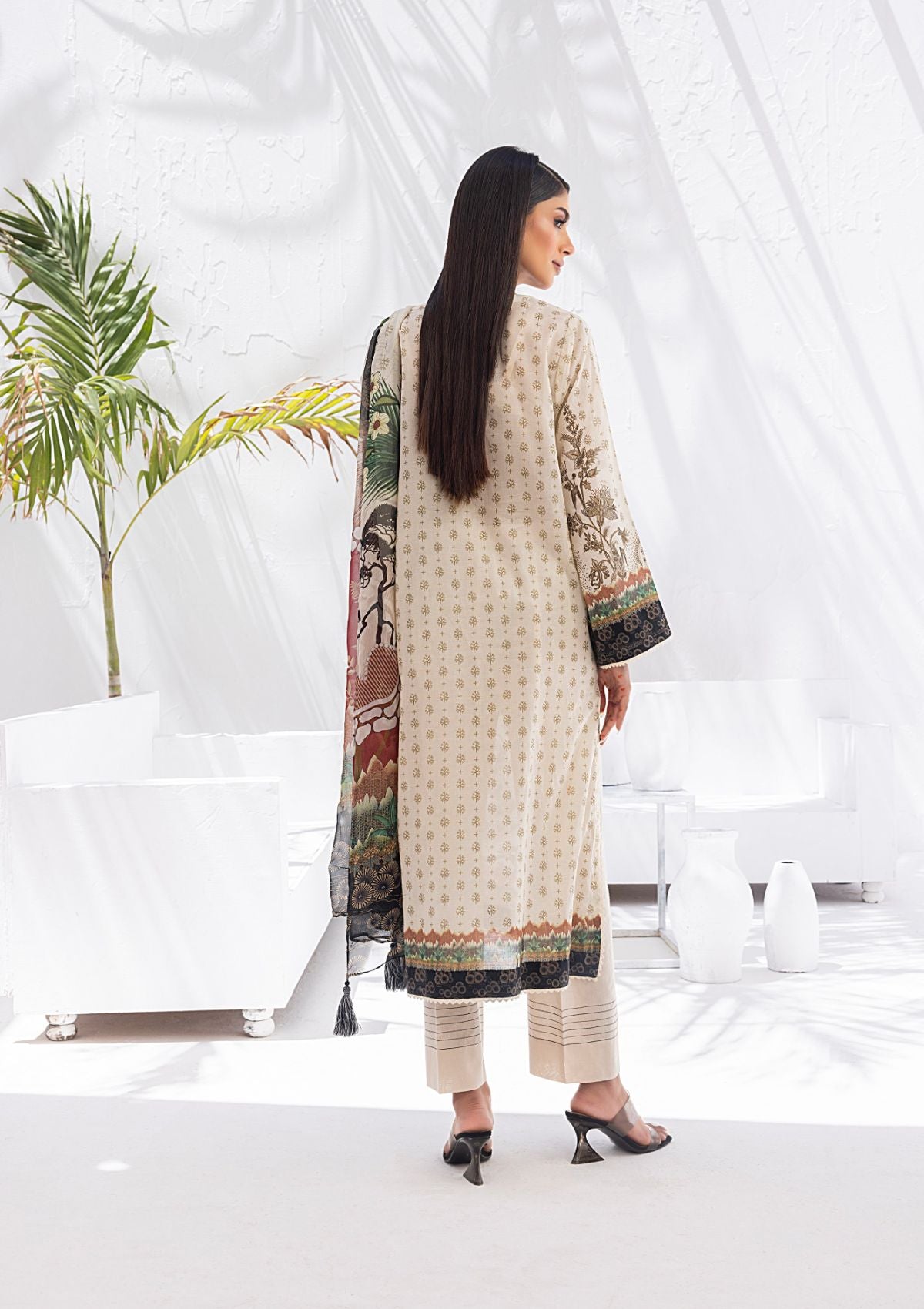 Lawn Collection - Lakhany - Komal Signature Prints - LG-MM-0105