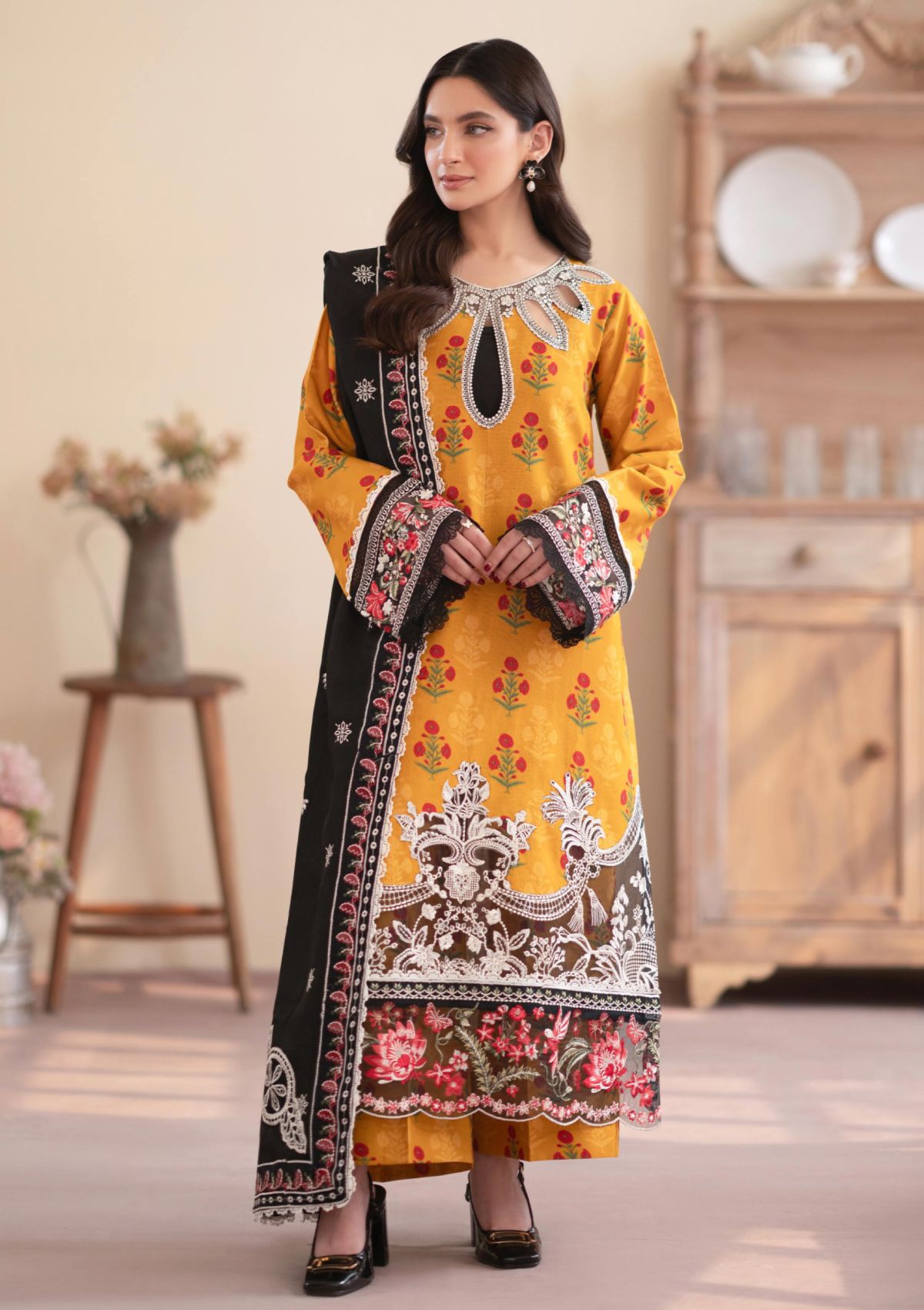 Winter Collection - Mahnur - Leila - Marigold