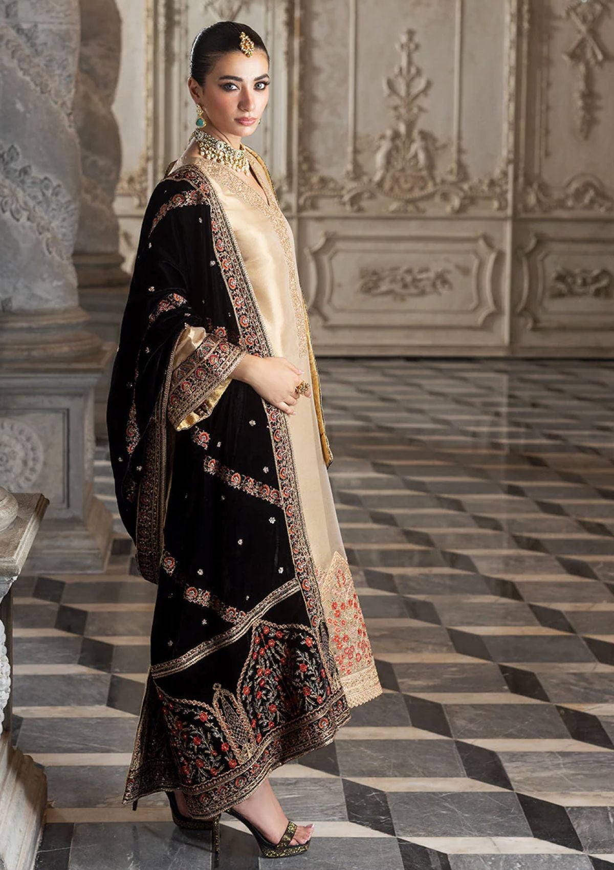 Winter Collection - Zainab Chottani - Velvet Unstitched 24 - D#4 - Minha