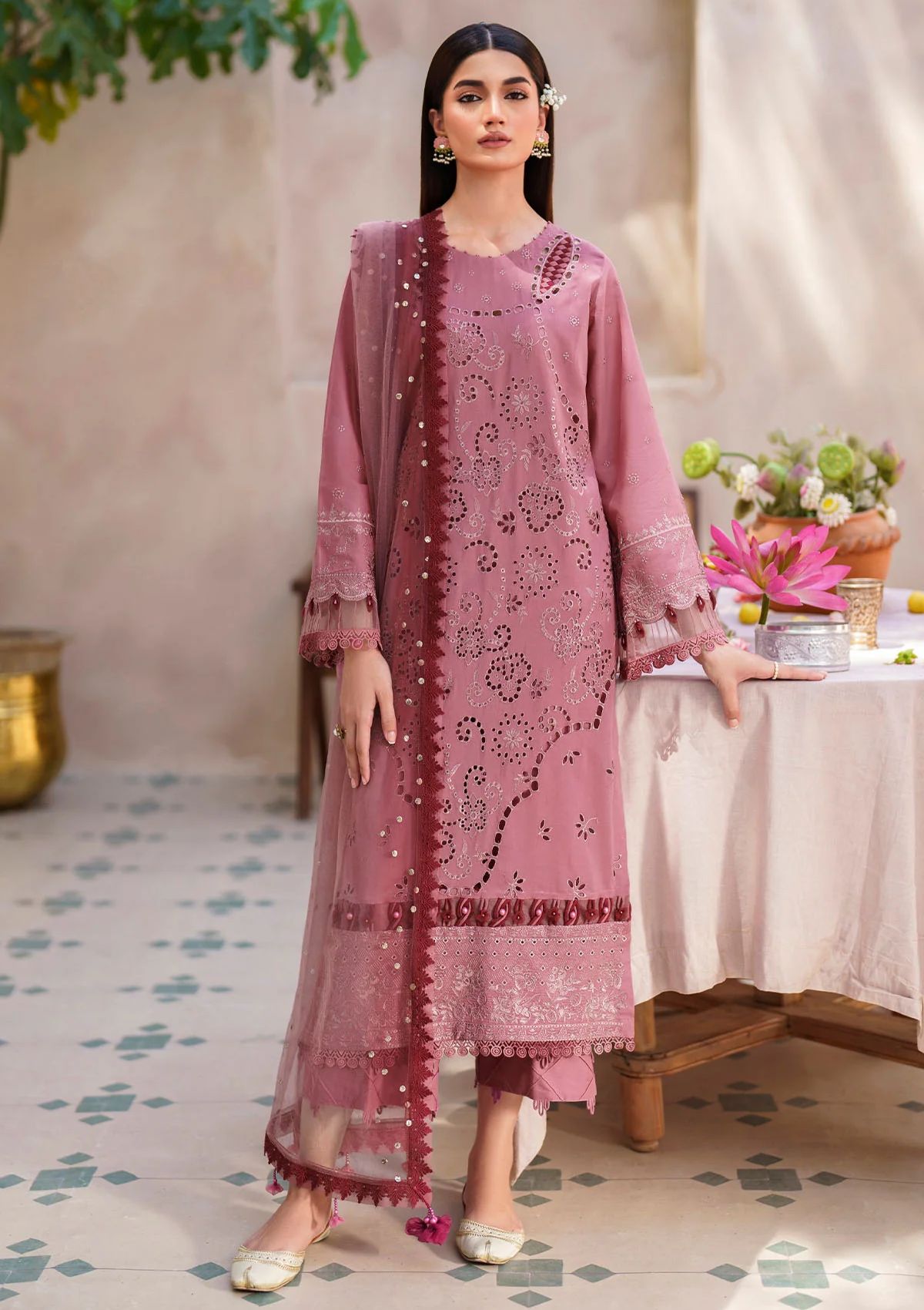 Lawn Collection - Nureh - Dhoop Kinaray 24 - NLB#136