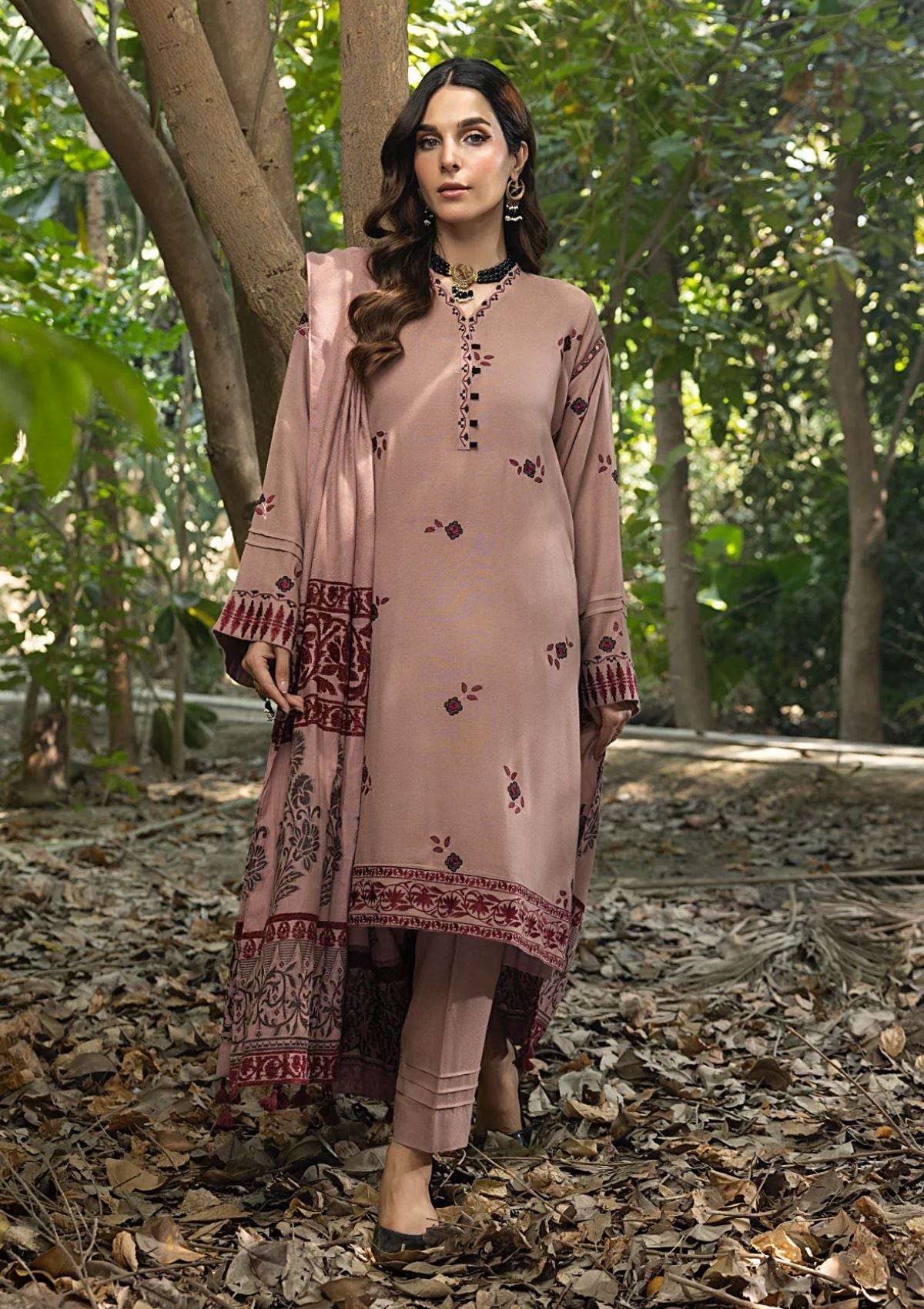 Winter Collection - Lakhany - Luxury Winter 24 - LG-IZ-0235