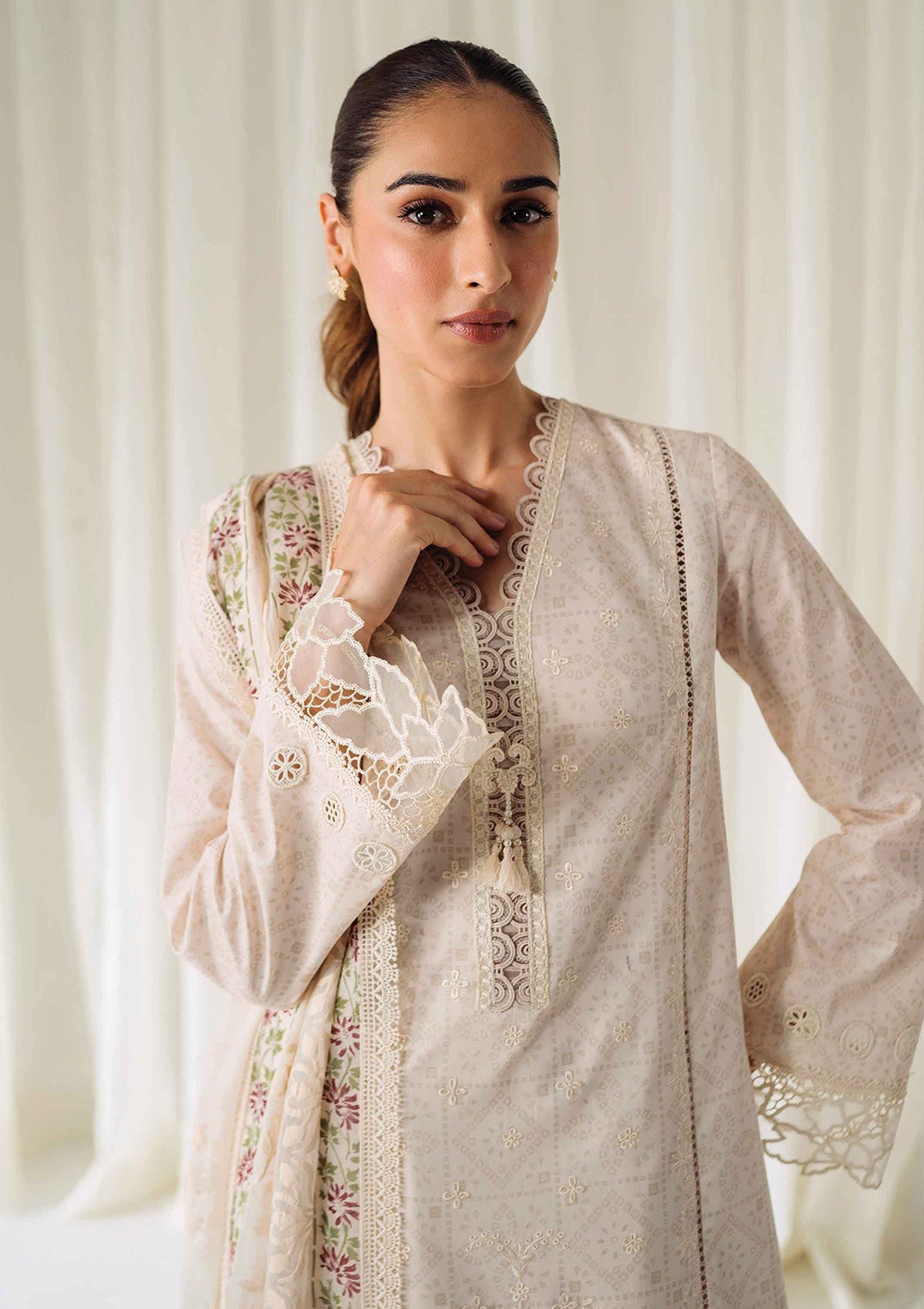 Lawn Collection - Qalamkar - Q Prints 24 - AR#02 - Elea