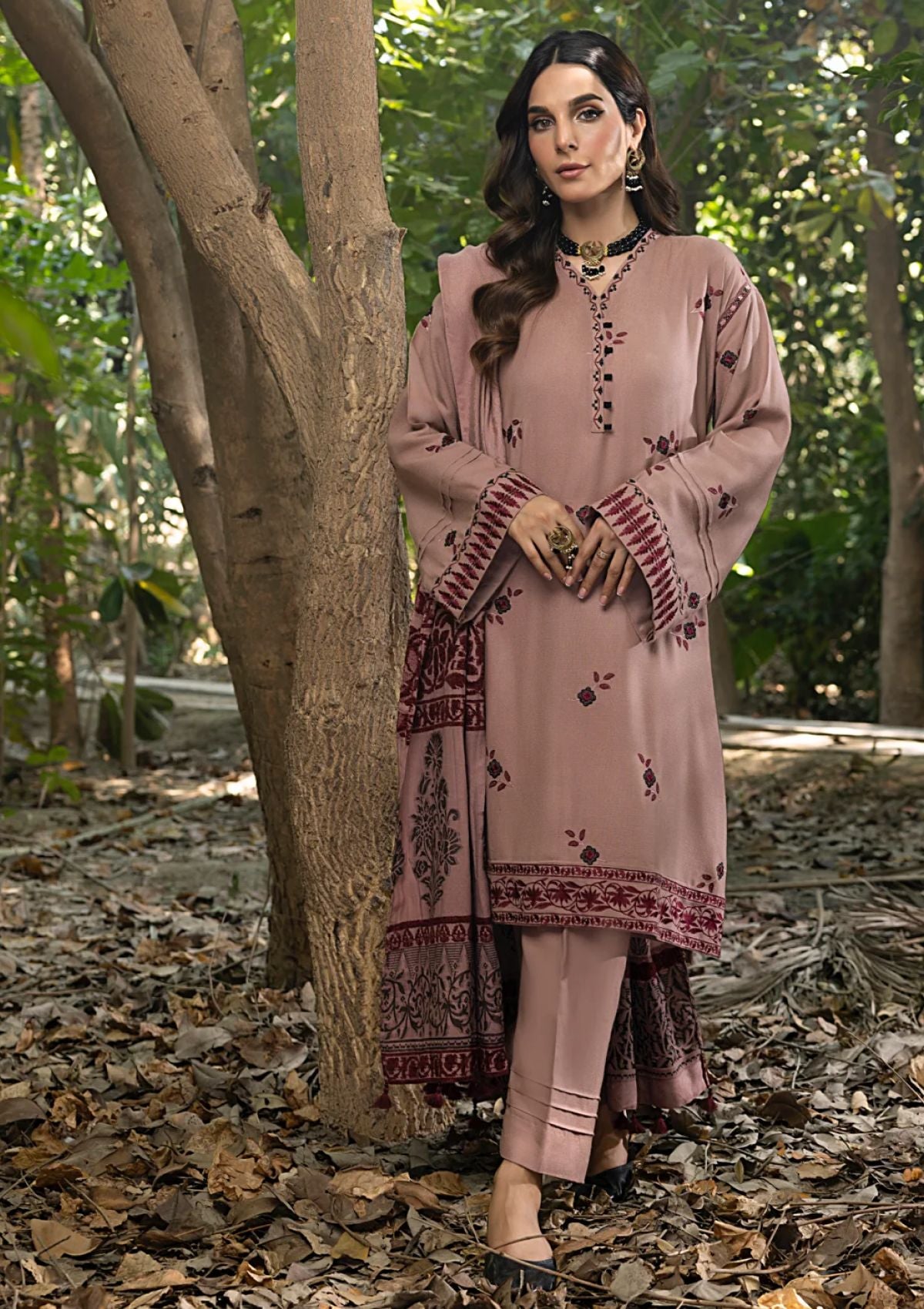 Winter Collection - Lakhany - Luxury Winter 24 - LG-IZ-0235