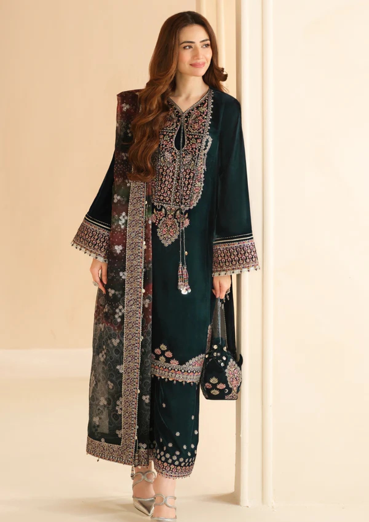 Winter Collection - Jazmin - Embroidered Velvet 24 - VF-2039