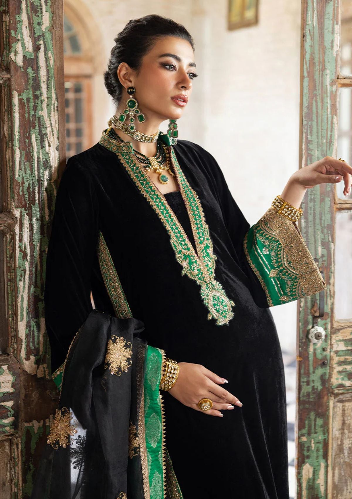 Winter Collection - Zainab Chottani - Velvet Unstitched 24 - D#1 - Vanya