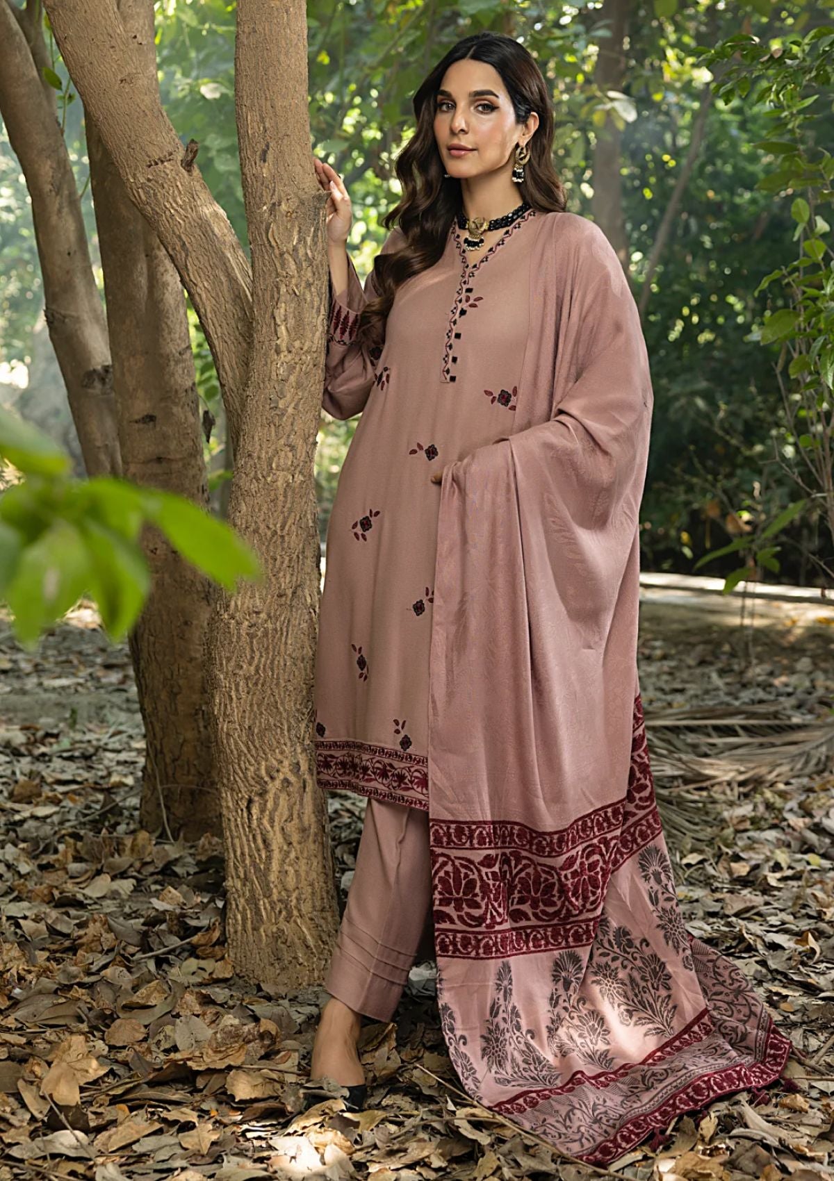 Winter Collection - Lakhany - Luxury Winter 24 - LG-IZ-0235