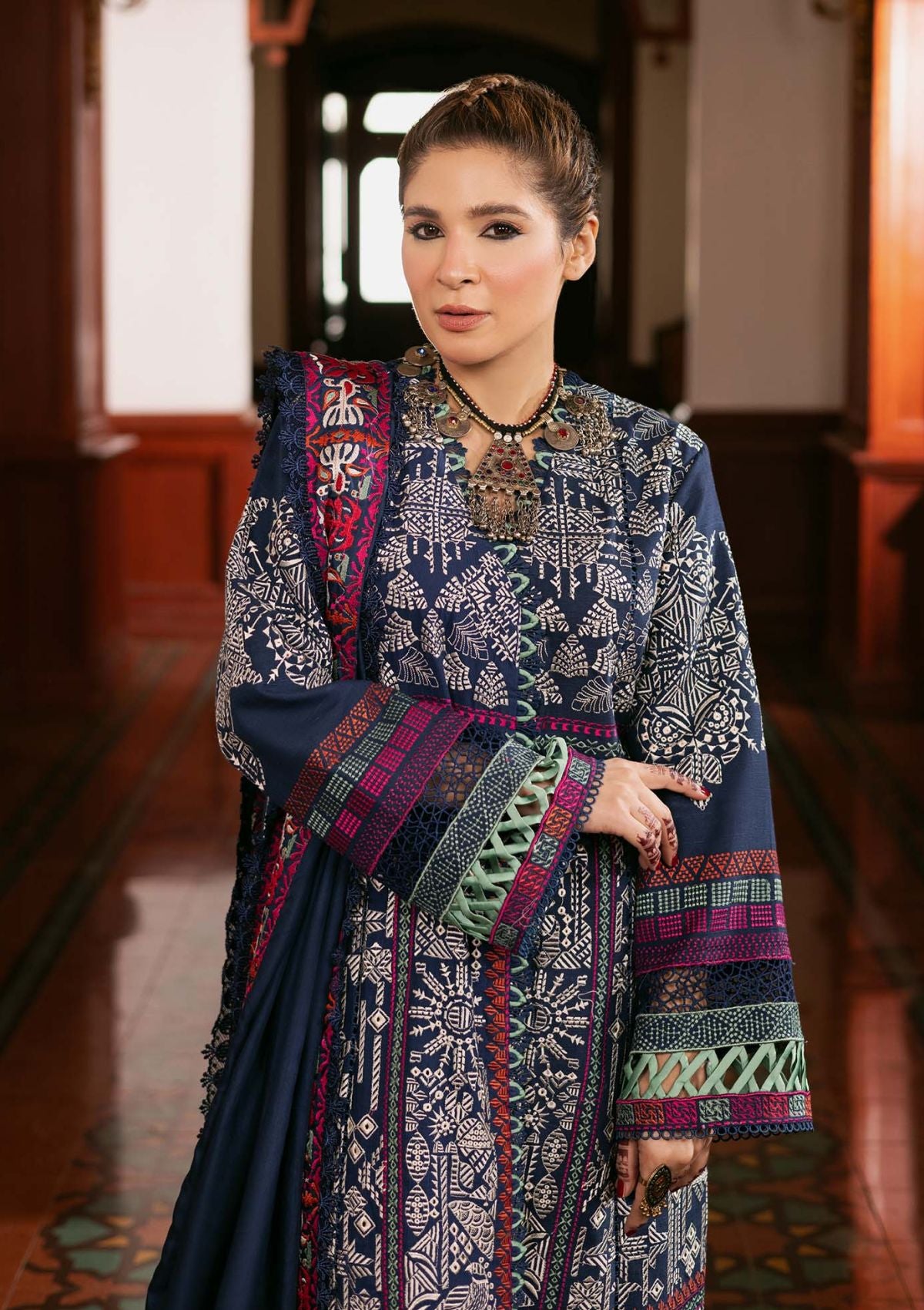 Winter Collection - Maryam Hussain - Winter Shawl 24 - D#9 - Breeze