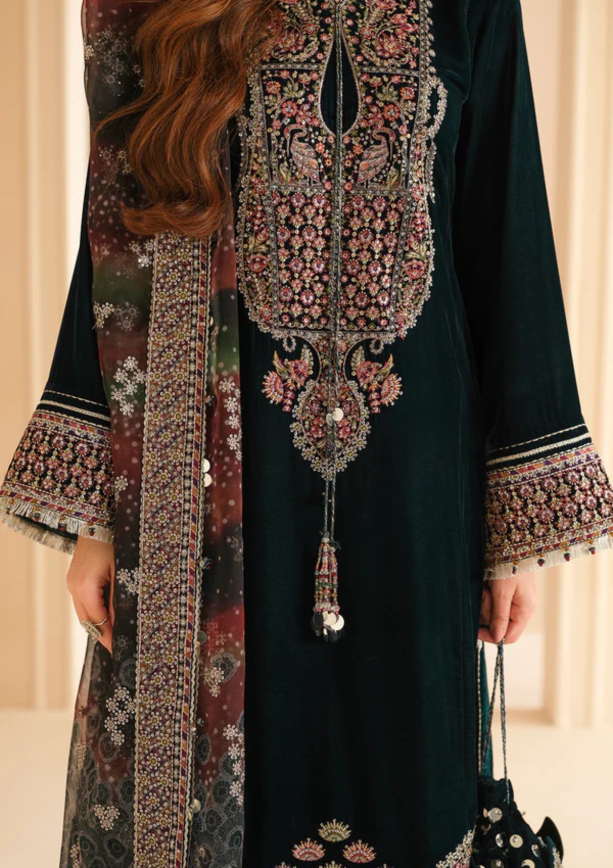 Winter Collection - Jazmin - Embroidered Velvet 24 - VF-2039