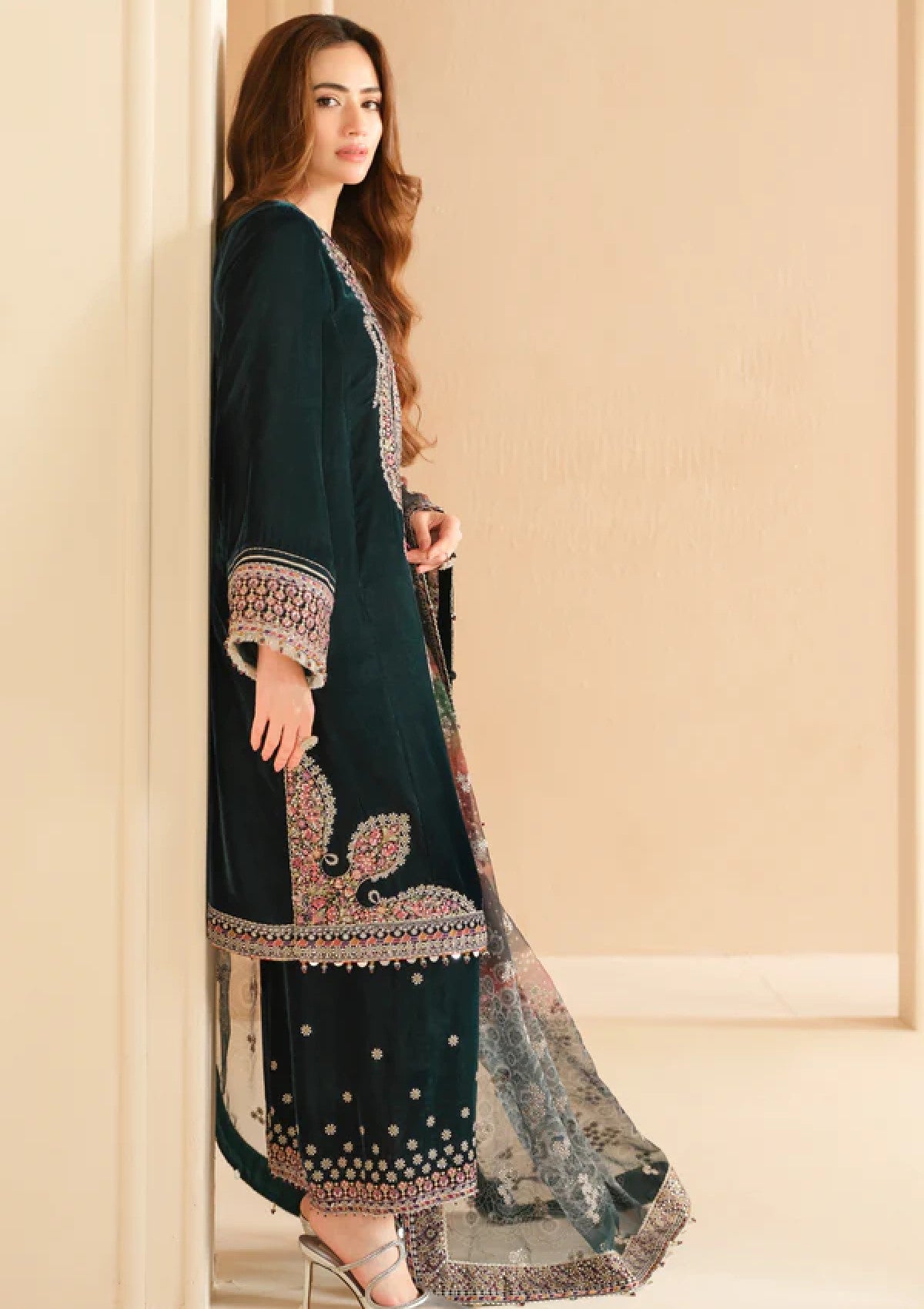 Winter Collection - Jazmin - Embroidered Velvet 24 - VF-2039