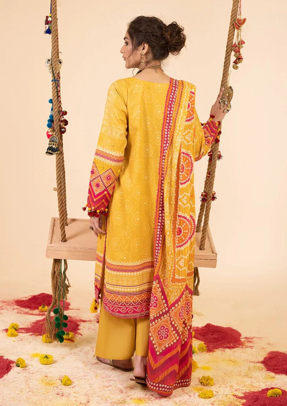 Lawn Collection - Ellena - Chunri 24 - EAS-L3-05-01