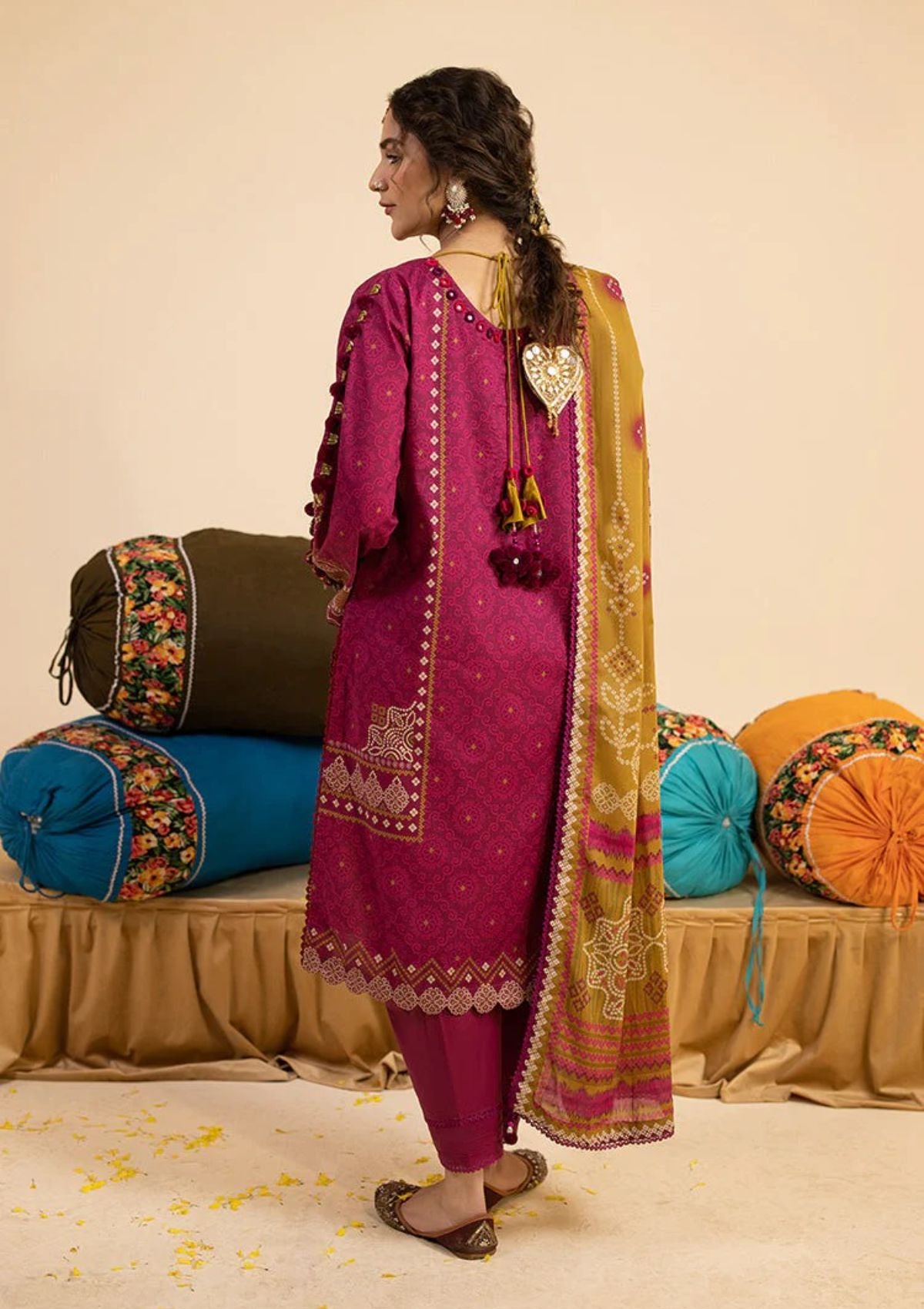 Lawn Collection - Ellena - Chunri 24 - EAS-L3-05-04