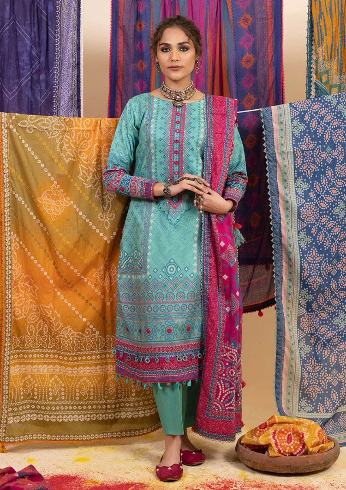 Lawn Collection - Ellena - Chunri 24 - EAS-L3-05-14