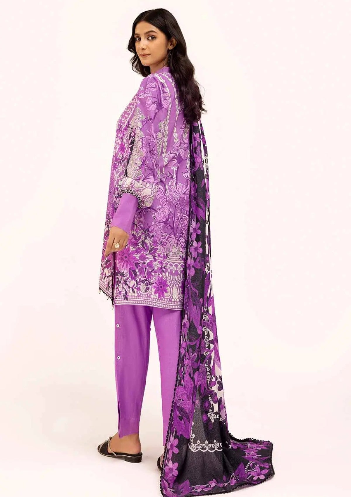 Winter Collection - Gul Ahmed - 3Pcs Unstitched 24 - AY-42002