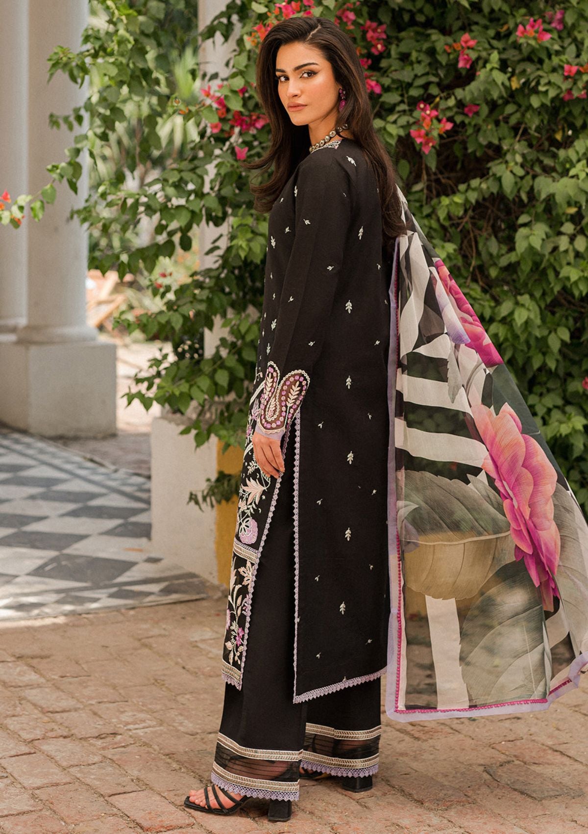 Lawn Collection - Roheenaz - Wisteria - S/S - RUN#28B (HAYAT)