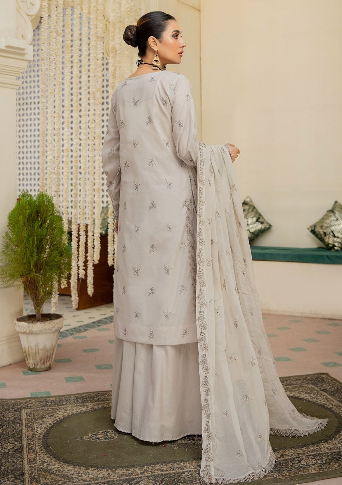 Lawn Collection - Mahnur - Mehr e Mah - MM#09