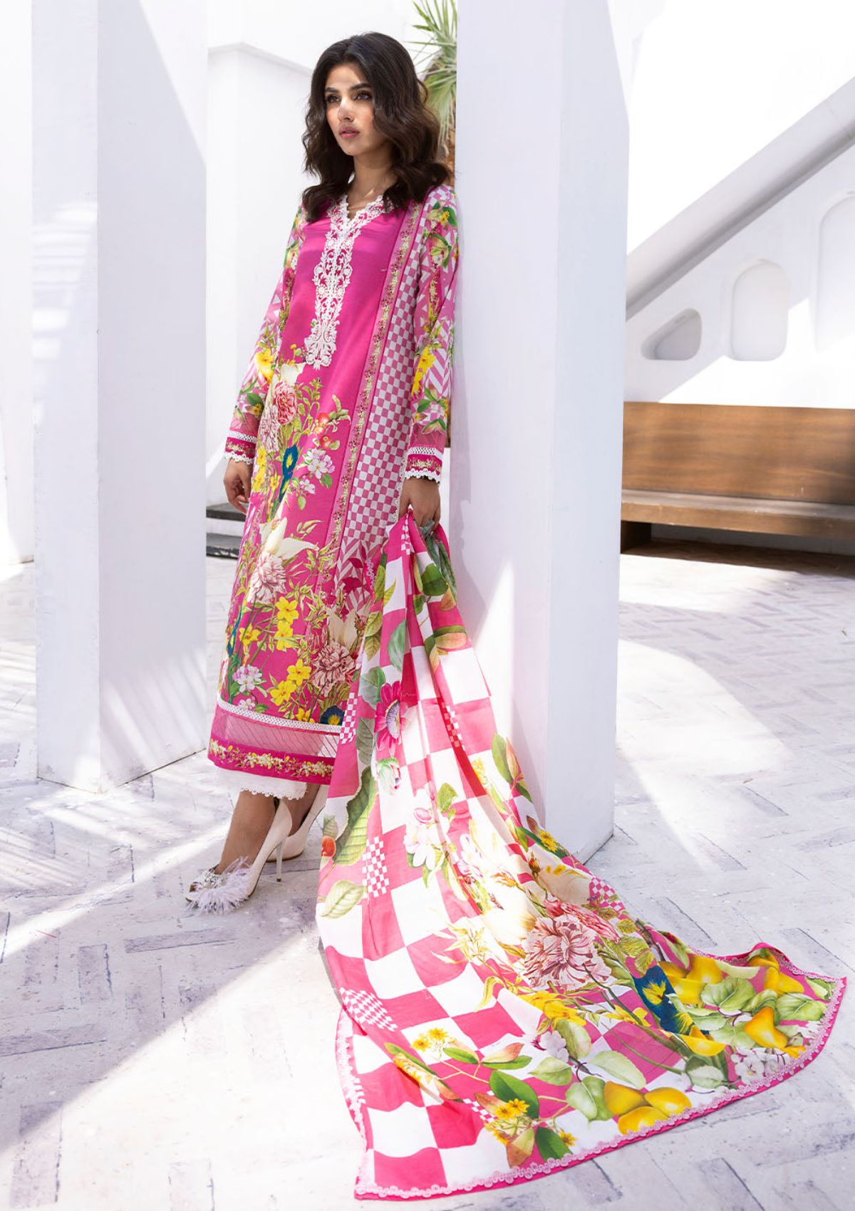 Lawn Collection - Roheenaz - Leya - 01a - Coral Reef