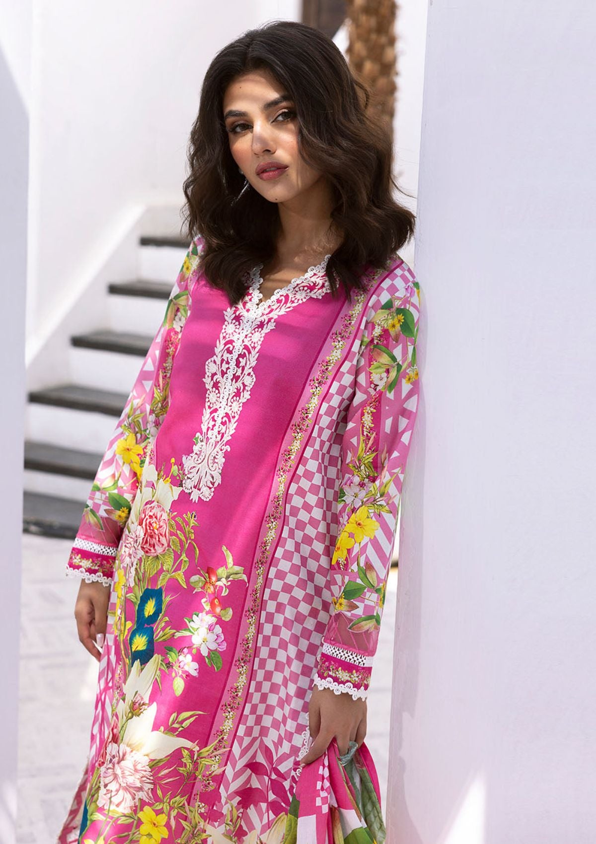 Lawn Collection - Roheenaz - Leya - 01a - Coral Reef