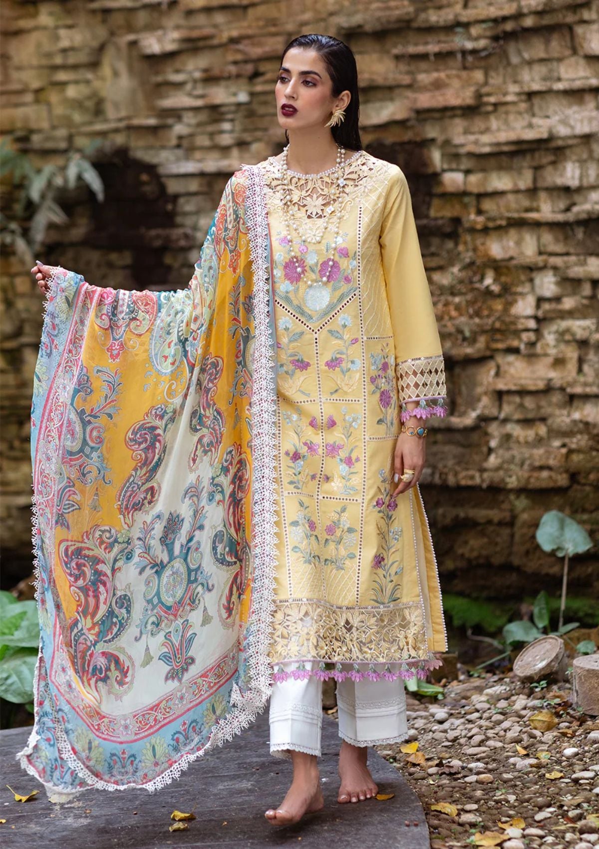 Lawn Collection - Roheenaz - Dahlia - DEL24#04 - A - Daffodil