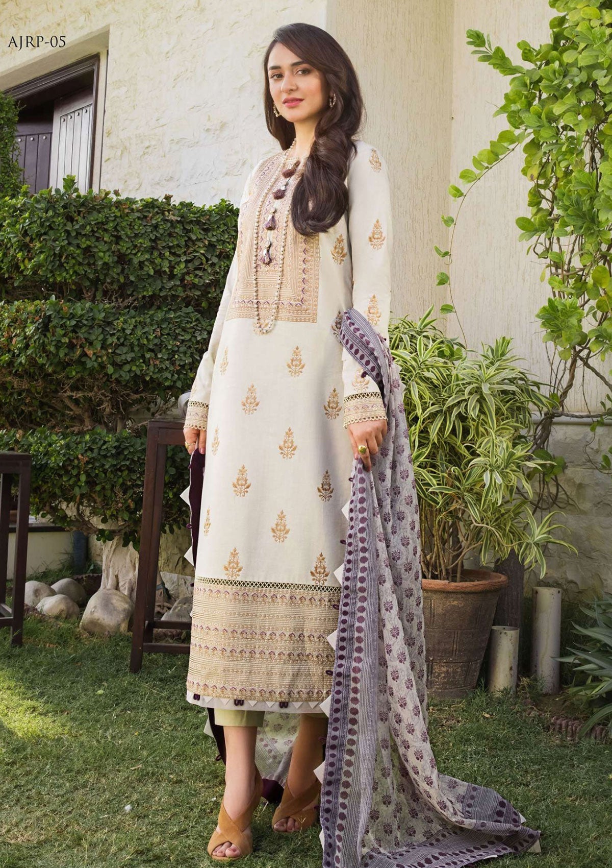Lawn Collection - Asim Jofa - Rania - AJRP#05 available at Saleem Fabrics Traditions