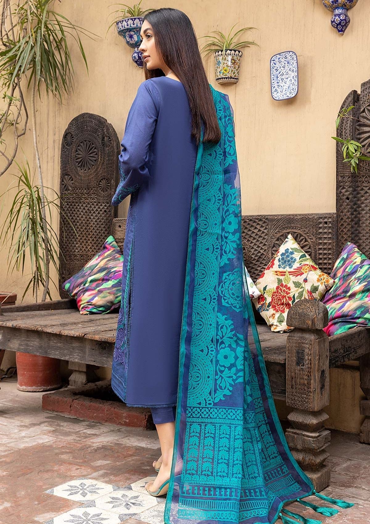 Lawn Collection - Qaus - Signature Series - V-01 - QAS#4 available at Saleem Fabrics Traditions