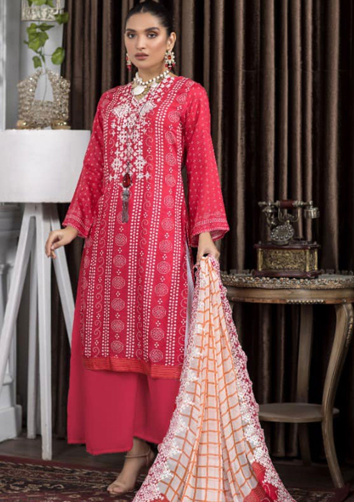 Winter Collection - Manizay - Premium D/P - Chunri - D#04 available at Saleem Fabrics Traditions
