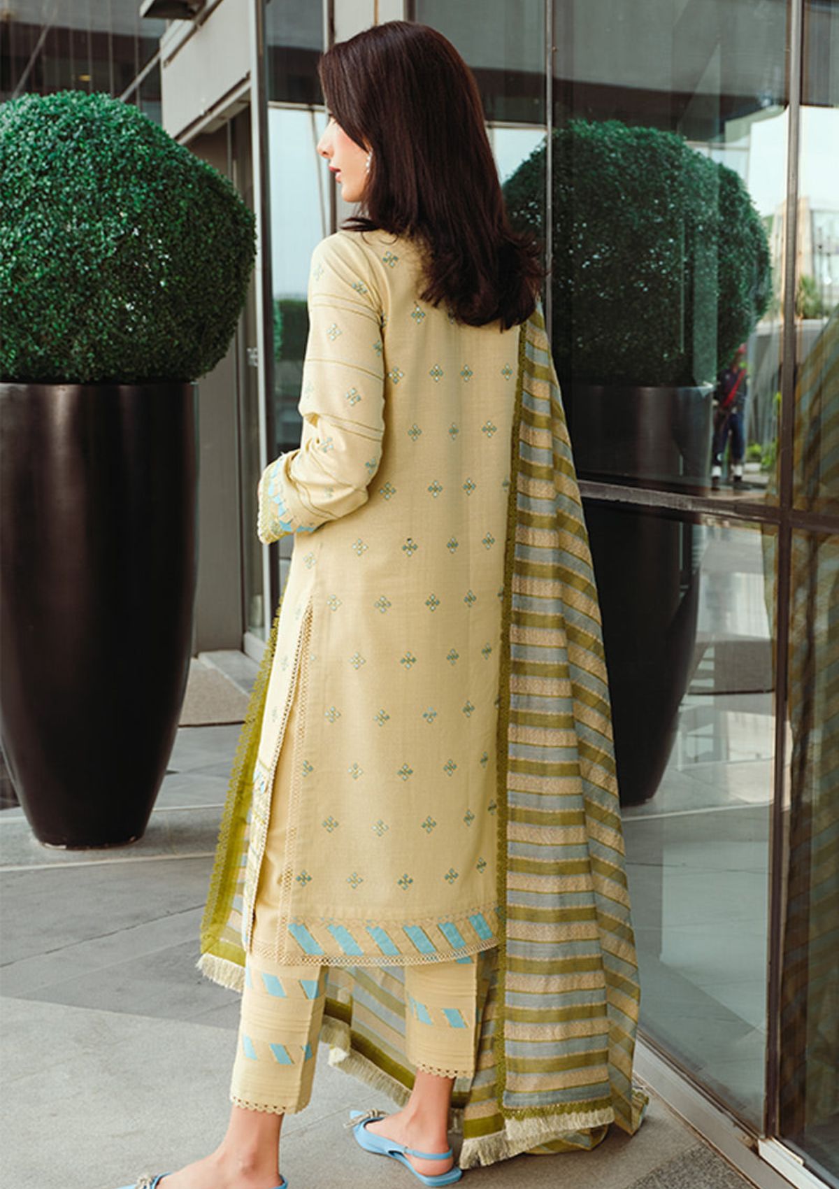 Winter Collection - Rang Rasiya - Dosti - D#01 available at Saleem Fabrics Traditions