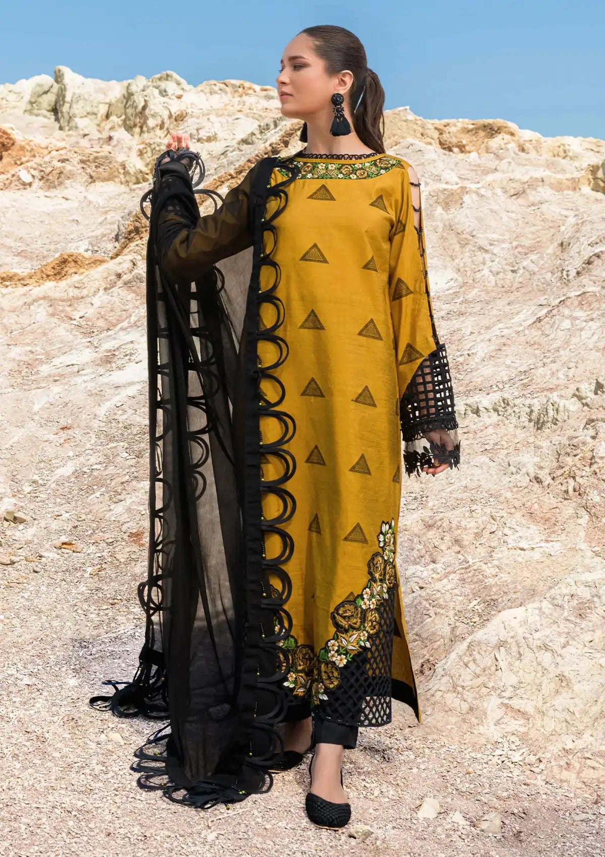 Winter Collection - Woven Palace - Zemira - 2pc - MU#004 available at Saleem Fabrics Traditions